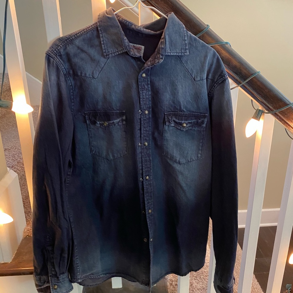 Men’s Dark Wash Denim Button-up (M)